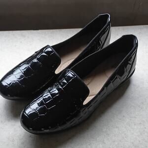 Clarks Collection Black Patent Loafers Sz 6.5 Comfort Slip On Old Money Prep